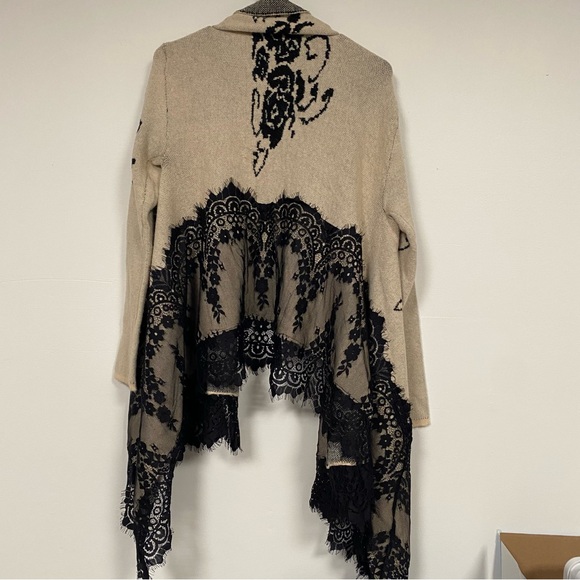 Simply Couture M Beige and Black High Low Cardigan with Floral Lace Accents - Picture 9 of 10